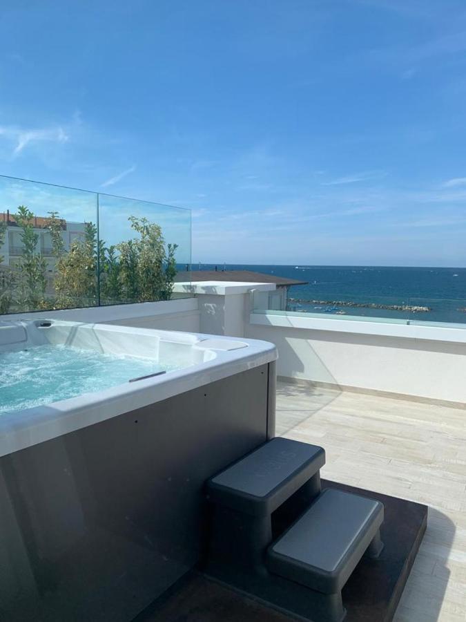 Trevi Family Resort Каттолика Экстерьер фото