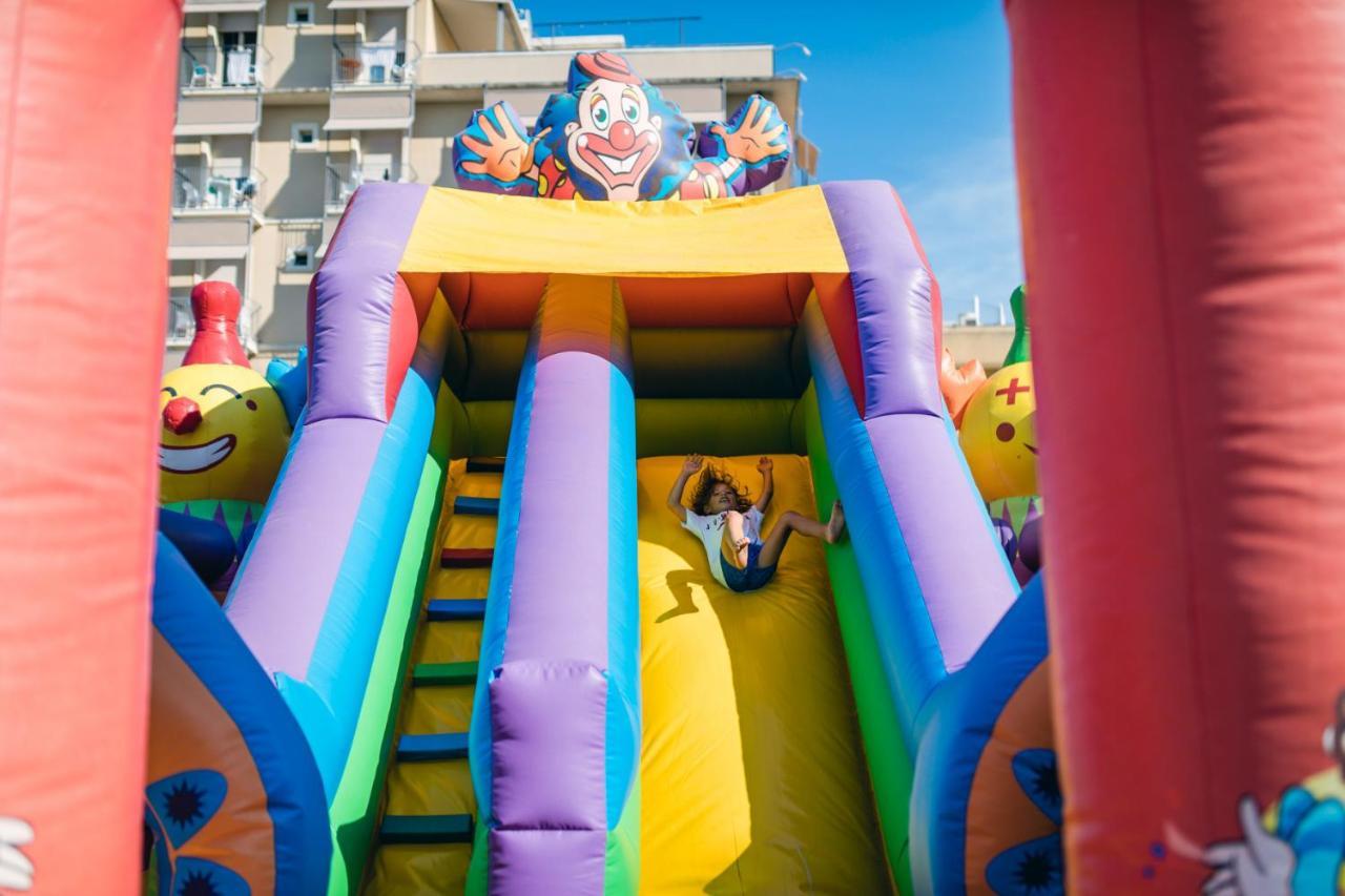 Trevi Family Resort Каттолика Экстерьер фото