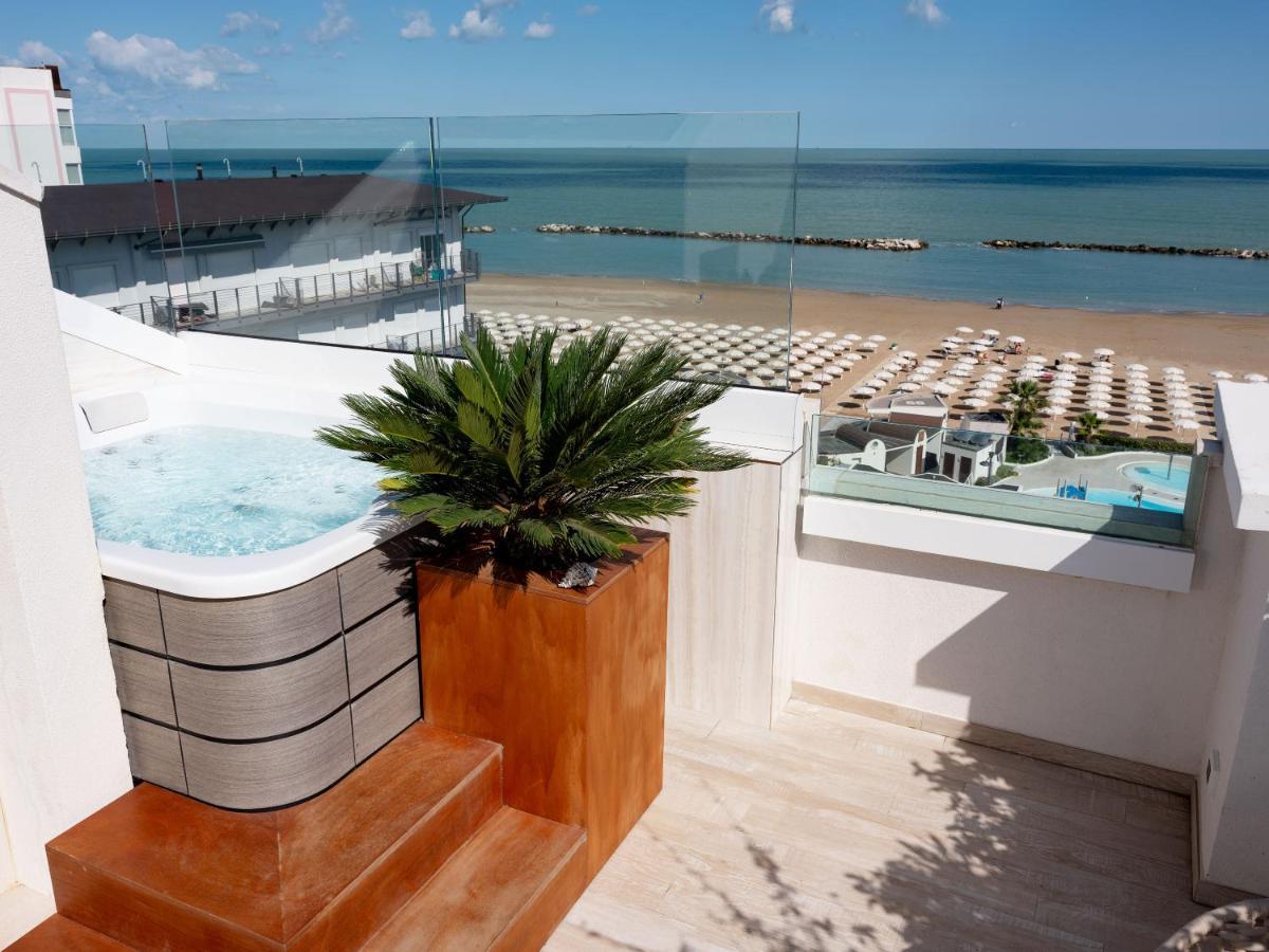 Trevi Family Resort Каттолика Экстерьер фото