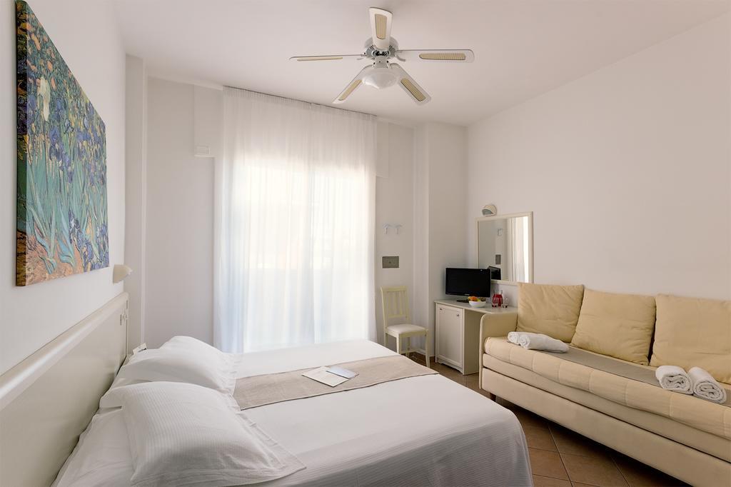 Trevi Family Resort Каттолика Экстерьер фото